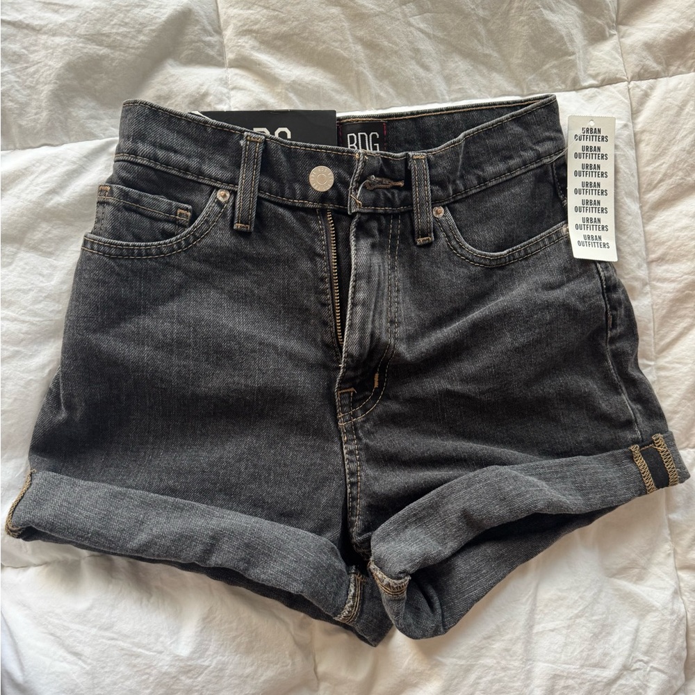 outfitters Mom high-rise Jeans, size 24 — $35 bought for $49